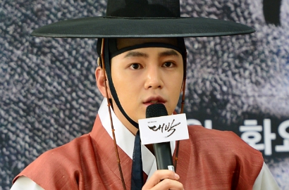 Jang Geun Suk Curhat Susahnya Makan Ular di 'Daebak', Netter: Pantas Dapat Oscar