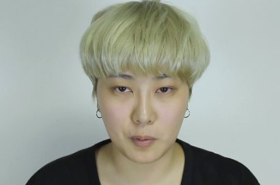 Cosplay Jadi Xiumin EXO dan Guyon Berbau Seksual, YouTuber Ini Minta Maaf