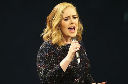 Dirilis di BBMA 2016, Adele Tampil Klasik Untuk MV 'Send My Love'
