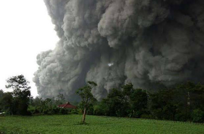 Korban Tewas Sinabung Gara-Gara Nekat Masuk Zona Terlarang