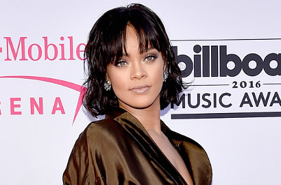 Rihanna Jadi Artis Berbusana Terburuk di Red Carpet Billboard Music Awards 2016