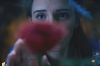 Menegangkan, Emma Watson Lancang Sentuh Mawar di Teaser 'Beauty and the Beast'