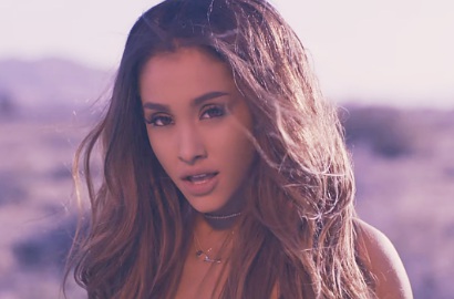 Tampil Seksi, Ariana Grande Ciuman Hot di MV 'Into You'