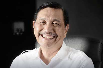 Menko Polhukam Luhut Pandjaitan Tak Sungkan Setrika Baju Sendiri