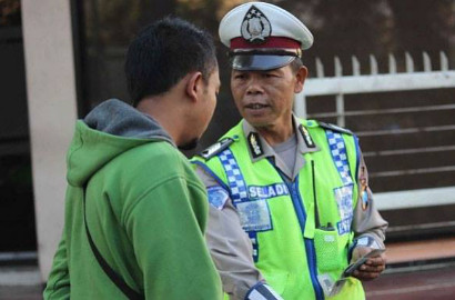 Pilih Memulung Daripada Terima Suap, Bripka Seladi Jadi Panutan