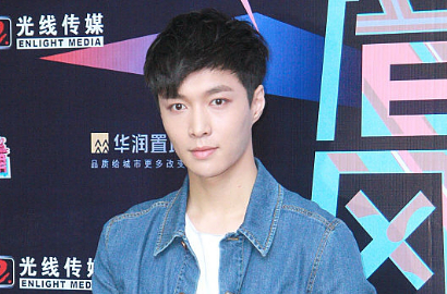 SM Rilis Foto Lay Buat Proyek STATION, Fans Tagih Teaser Comeback EXO