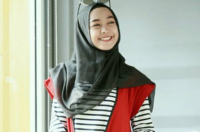 Unggah Foto dengan Pose Aneh, Adik Oki Setiana Dewi Dihujat