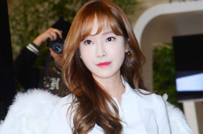 Jessica Eks SNSD Tampil Cantik di Poster 'I Love That Crazy Little Thing'