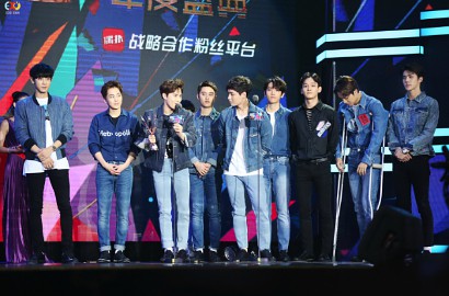 Bikin Penasaran, SM Bocorkan Desain Keren Lightstick Baru EXO
