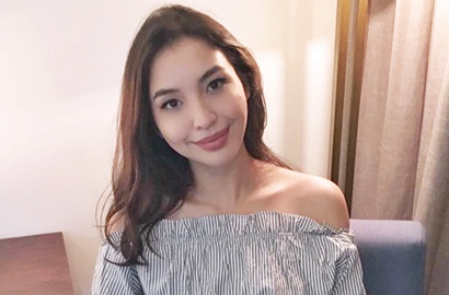 Bikin Gemes, Manohara Jadi 'Pilot Cantik'