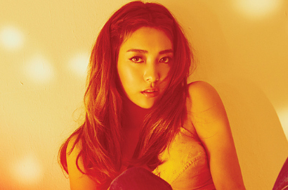 Retro di Teaser MV 'Free Somebody', Luna f(x) Ajak Fans Balik ke Era 80-an