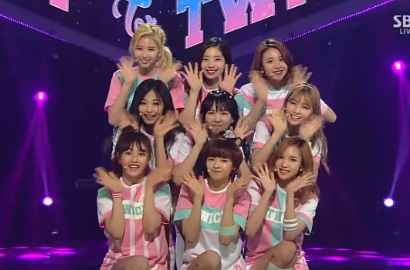 Wah, Ternyata Twice Pakai Baju Hasil Desain Fans di 'Inkigayo'