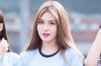 Gandeng 'Mesra' Ayah, Jeon Somi IOI Sukses Bikin Netter Cemburu