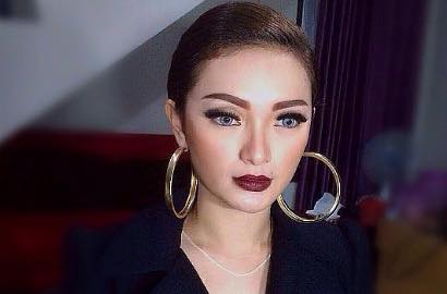 Zaskia Gotik Ayunkan Lengan Tanda Kesal Gara-Gara Duet Smule Tak Nyambung