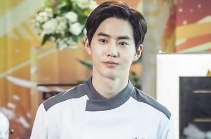 Galau di Foto Adegan 'How Are You Bread', Suho EXO Tetap Ganteng?
