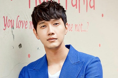 Bakal Jadi Detektif, Ji Hyun Woo Super Kece di Foto Adegan 'Wanted'