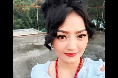 Pakai Celana Sobek-Sobek, Siti Badriah Dikritik Netter