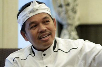 Hadiri Gladi Bersih Pelantikan, Bupati Purwakarta Pakai Sandal Jepit