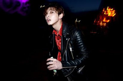 Tak Nyanyi Ballad, Jinwoon 2AM Tampil Ala 90-an di Video Konsep 'Tricky'
