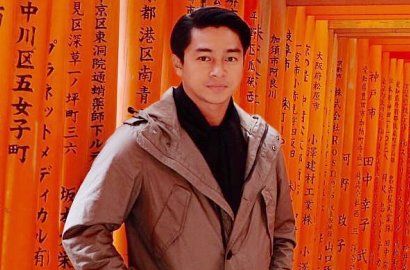 Tampil Lusuh, Deva Mahenra Tetap Ganteng di Poster Terbaru 'Bangkit!'