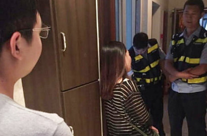 Ngeri, Gadis Tiongkok Ini Tulis Ungkapan Cinta dengan Darah