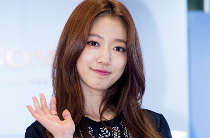 Sempat Dibilang Terlalu Kurus, Park Shin Hye Kini Pamer Selca Imut