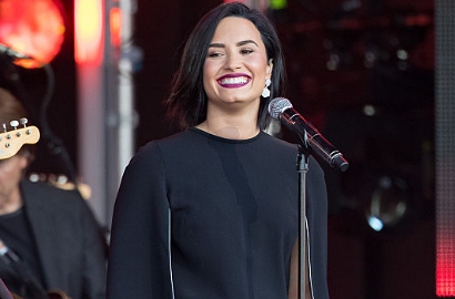 Putus Setelah Pacaran 6 Tahun, Demi Lovato Tulis Pesan Mengharukan