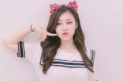 Seksi Berbikini, Hyosung Secret Pamer Perut Mulus di Bali