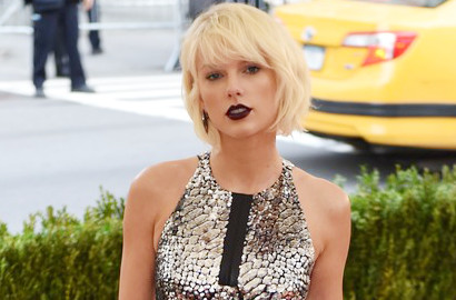 Masih Patah Hati, Taylor Swift Beri Kejutan Fans di Pesta Pernikahan