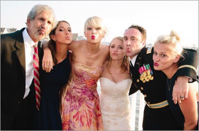 Bikin Iri, Taylor Swift Beri Kejutan Nyanyi Lagu 'Blank Space' di Pernikahan Fans