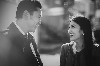 So Sweet, Sandra Dewi Ciuman di Foto Pre-Wedding