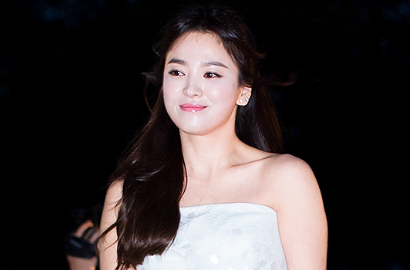Song Hye Kyo Pamer Foto Lama Rambut Super Keriting, Cocok?