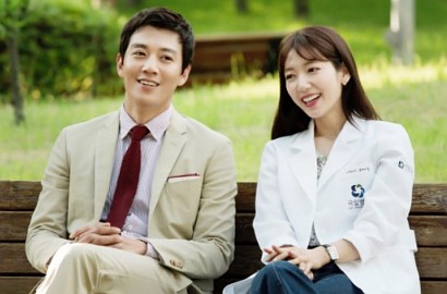 Bikin Baper, Kim Rae Won Belai Mesra Rambut Park Shin Hye di Teaser 'Doctors'