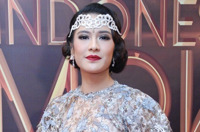 Dian Sastro Unggah Foto Pakai Mukena, Netter: Cantiknya Masya Allah