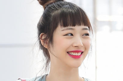 Pindah Lapak ke Weibo, Sulli Kembali Pamer Selca Tanpa Bra