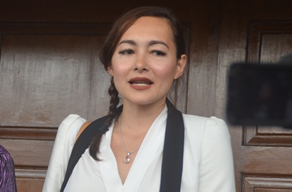 Dewi Rezer Kecewa Marcelino Lefrandt Tak Hadir di Sidang Perceraian