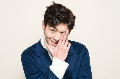 Pose Menggoda Cuma Pakai Handuk, Bibir Kering Ji Soo Bikin Salah Fokus
