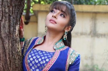 Heboh Tina Dutta 'Uttaran' Pamer Foto Syuting 'Super Family 100', Kapan Tayang?