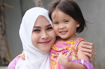 Jatuh dan Alami Luka di Kepala, Putri Zaskia Adya Mecca Dibawa ke UGD