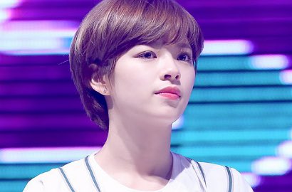 Kasihan, Jungyeon Twice Terpaksa Jalan Pakai Kruk Karena Cedera