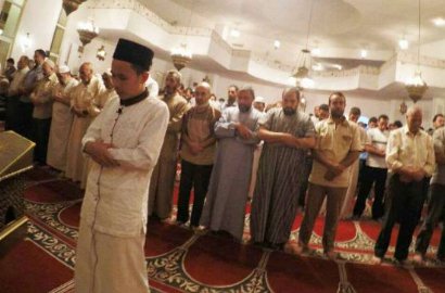 Bikin Bangga, Mahasiswa Indonesia Jadi Imam Tarawih di Lebanon