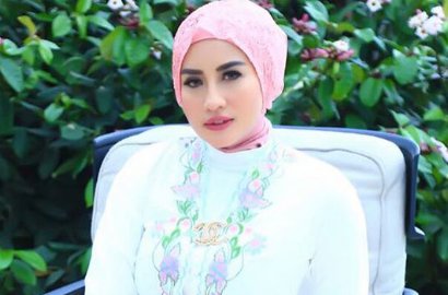 Sempat Berhijab, Shinta Bachir Unggah Foto Seksi dan Curhat Galau