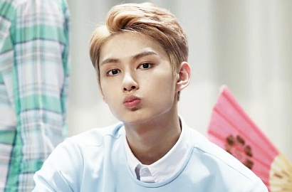 Ultah, Member Seventeen 'Kembaran' Heechul Ini Girang Dapat 65 Kue Tart