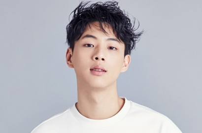 Wah, Ji Soo Sering Dikasih Nomor Telepon Pelanggan Cewek Saat Kerja Paruh Waktu