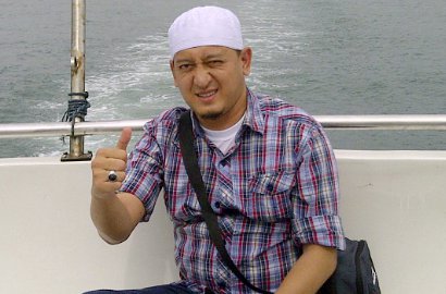 Farhat Sebut Regina Jadi Orang Ketiga, Ustaz Zacky Mirza: Gosip Basi