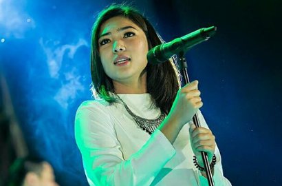 Ingin Saingi Ariana Grande, Isyana Sarasvati Cover 'Be Alright'