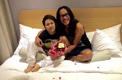 Unggah Foto Istri Berendam di Bathtub, Aming Bikin Baper