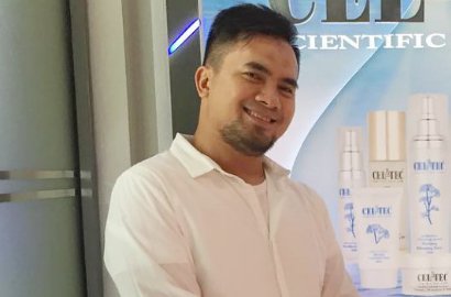 Terlalu Menghayati Sujud, Jidat Saipul Jamil Menghitam