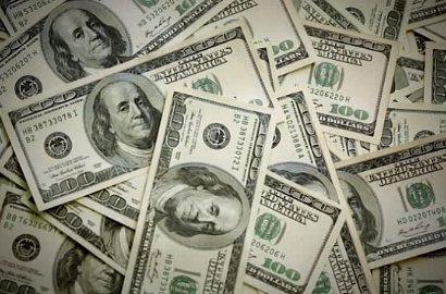 Polisi Cari 2 Bule yang Bagikan Uang Dollar di Tengah Kemacetan Jakarta