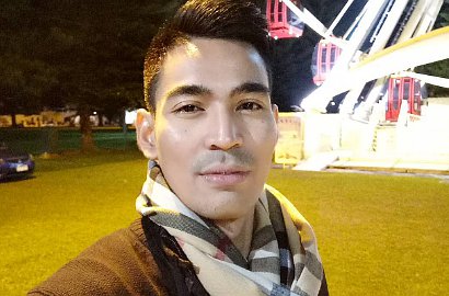 Perawatan Kecantikan, Robby Purba Curi Fokus